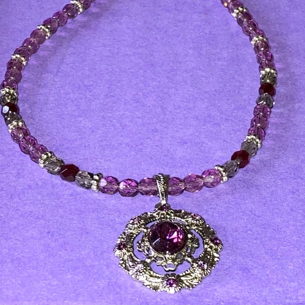 1928 pink crystal and bead Neaklace